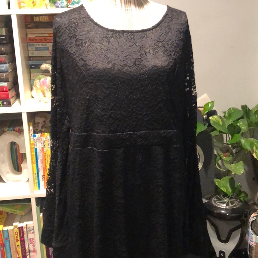 Black Lace Bell Sleeve Dress - Picture 2 of 13